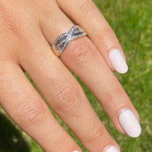 Load image into Gallery viewer, 9ct Yellow Gold 0.10ct Diamond Ring (Size Q)