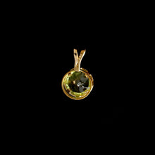 Load image into Gallery viewer, 9ct Yellow Gold Round Peridot Pendant (6mm) - Optional Chain