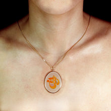 Load image into Gallery viewer, Om Hindu Symbol (Oval)