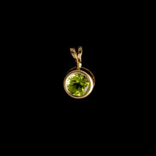 Load image into Gallery viewer, 9ct Yellow Gold Round Peridot Pendant (6mm) - Optional Chain
