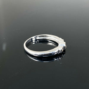 9ct White Gold 0.10ct Trilogy Diamond Ring (Size Q)
