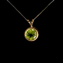 Load image into Gallery viewer, 9ct Yellow Gold Round Peridot Pendant (7mm) - Optional Chain
