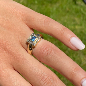 9ct Yellow Gold 0.20ct Diamond & Blue Topaz Ring (Size O1/2)