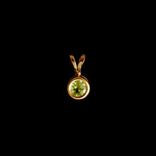 Load image into Gallery viewer, 9ct Yellow Gold Round Peridot Pendant (4mm) - Optional Chain
