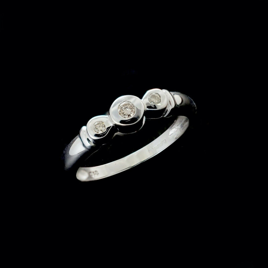 9ct White Gold 0.10ct Trilogy Diamond Ring (Size Q)