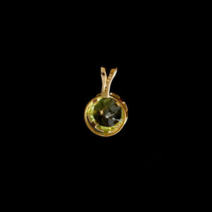 9ct Yellow Gold Round Peridot Pendant (6mm) - Optional Chain