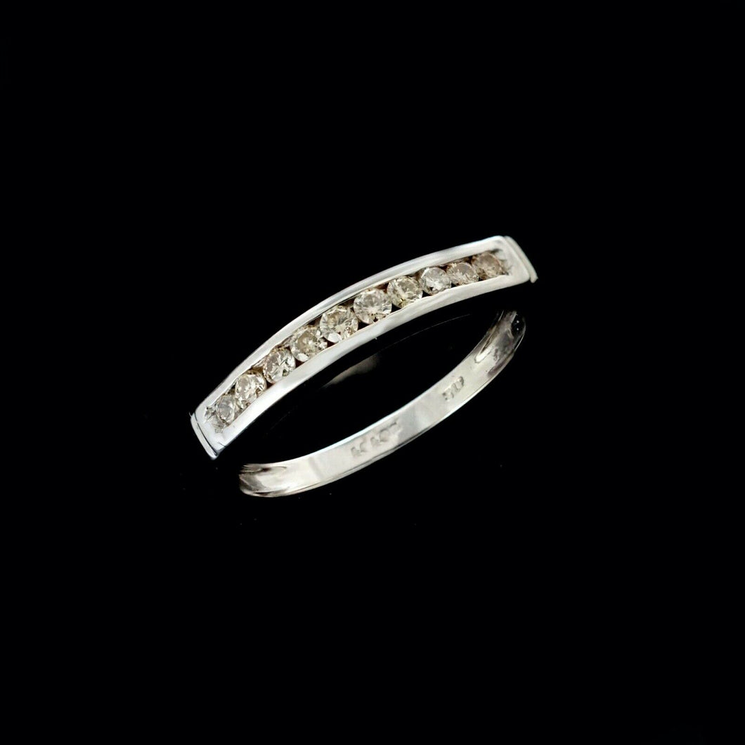 9ct White Gold 0.25ct Eternity Diamond Ring (Size P)