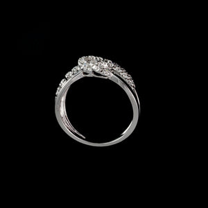 9ct White Gold 0.25ct Unique Diamond Twist Ring (Size M)