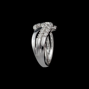 9ct White Gold 0.25ct Unique Diamond Twist Ring (Size M)