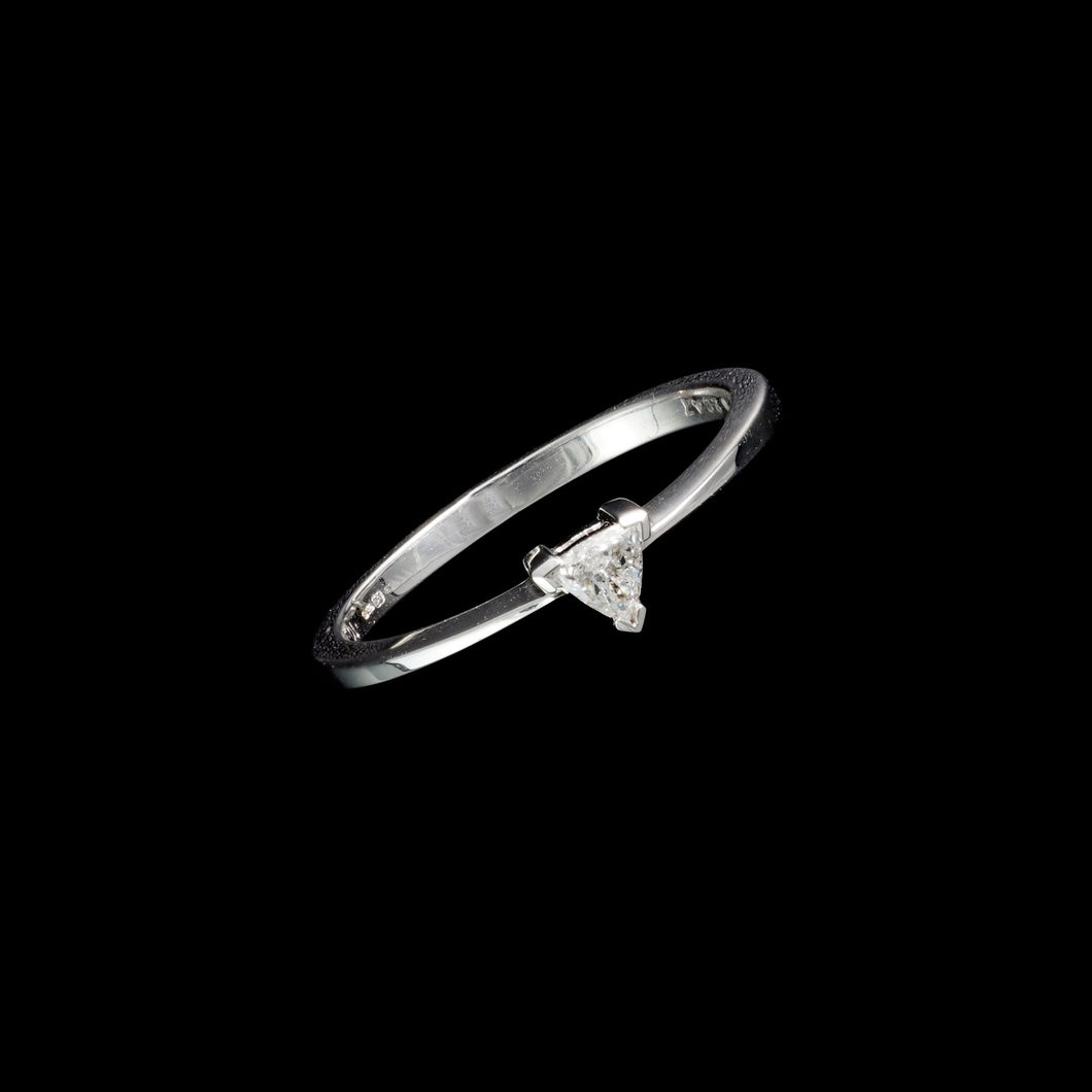 18ct White Gold 0.10ct Little Trilliant Cut Solitaire Diamond Ring (Size M)