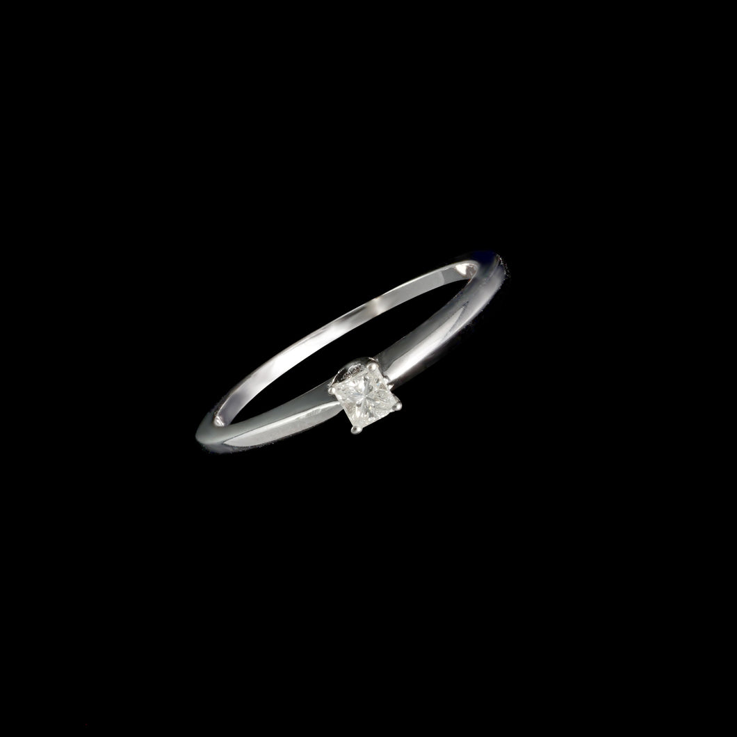 18ct White Gold 0.10ct Little Princess Cut Solitaire Diamond Ring (Size N)